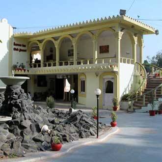 Savshanti Club, Anand 1